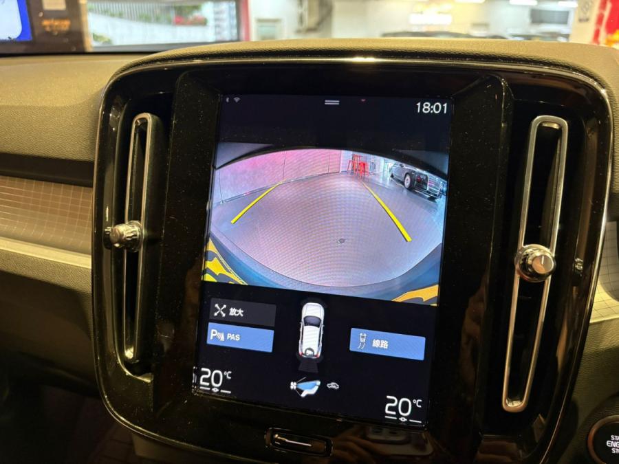 XC40 B4 Momentum - Image 4